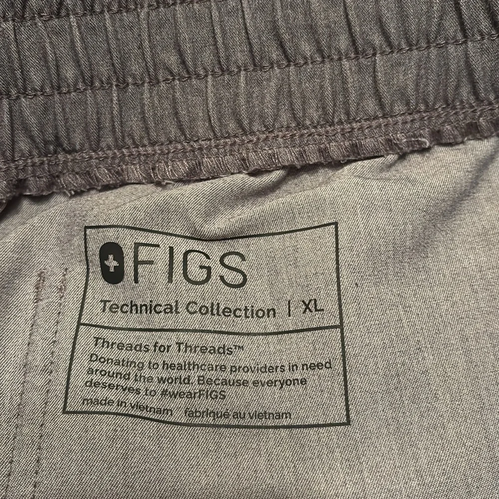 Figs technical men’s scrub pants, size XL, color graphite, in good condition